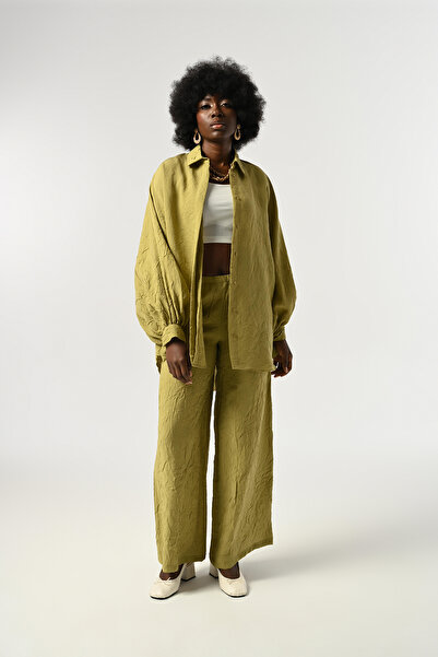 Orfeo Negro Women's Sleeve Lace-Up Detail Crinkle Fabric Solid Color Oversize Shirt