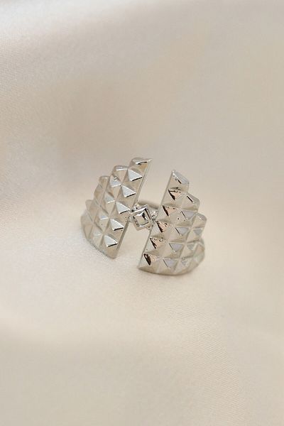 Skygo Adjustable Silver Color Metal Zircon Stone Pyramid Ring - Tj-Byk2022