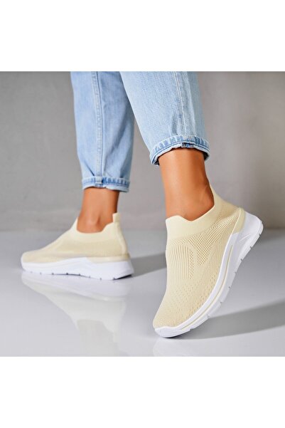 Joana Adidas και γυναικεία υφάσματα Bej Brany