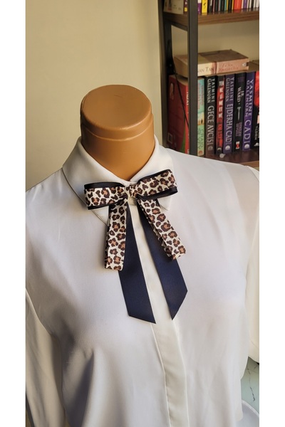 LO ADORO Дамска папийонка с леопардов принт, специално изработена брошка за ревера