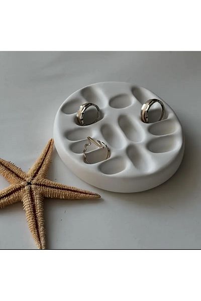 STELLA CANDLE WORKSHOP Ring Jewelry Plate, Jewelry Organizer, Modern and Minimal Decorative Plate