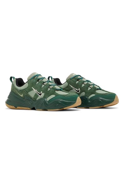 Nike In NIKE TECH HERA women's sports shoes green