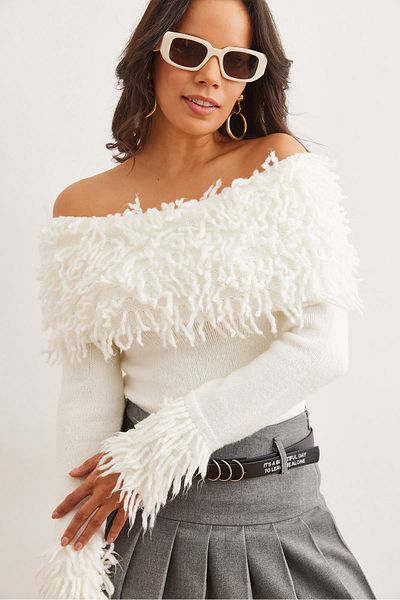 Olalook Women's Ecru Tassel Detailed Madonna Collar Knitwear Sweater Kzk- 19000951