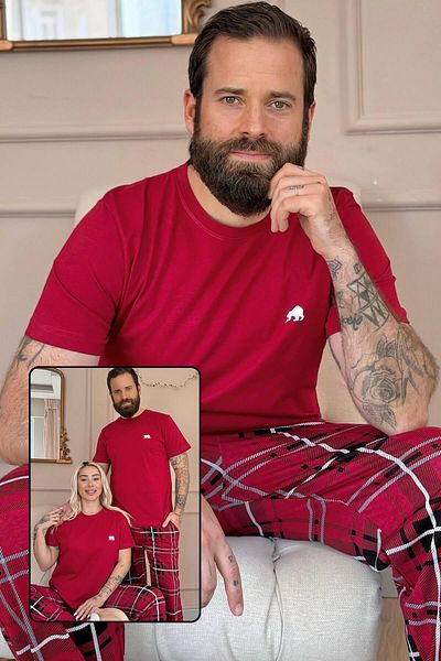 Pijamaevi Kurzarm-Pyjama „Dear Family“ mit bordeauxrotem Bärenmotiv – Herren-Set