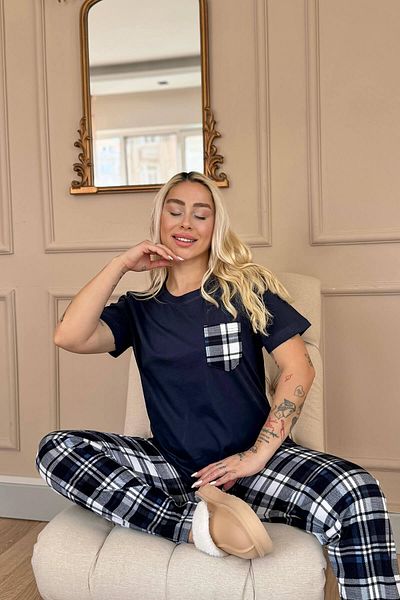 Pijamaevi Marineblauer, kurzärmliger Pyjama mit Taschendetail und Dear Family – Damen-Set