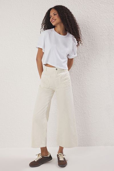 Trendyol Collection Λευκό ψηλόμεσο κέντημα με λεπτομέρειες Culotte Jeans TWOSS25JE00284
