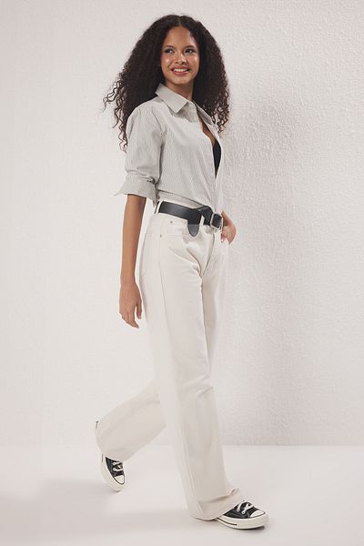 Trendyol Collection Ecru High Waist Single Jeans – Jeans mit weitem Bein TWOSS24JE00080