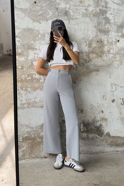 Trendyol Collection Сірі брюки Orme прямого крою з кишенями на ґудзиках TWOSS25PL00052