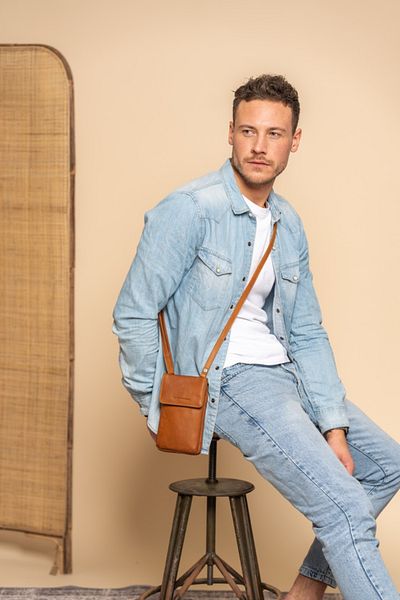 The Chesterfield Brand Genuine leather phone case, The Chesterfield Brand, Langley