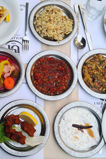 Binbir Trend 18 cm - Otantik Desenli Krom Çelik Meze ve Servis Tabağı