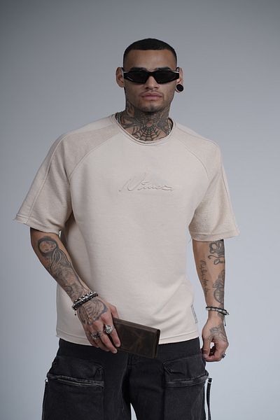 Butik Κέντημα με λαιμόκοψη Beauty - Λεπτομερές μανίκι Raglan - Μπλουζάκι από ύφασμα 3 νημάτων με βούρτσα