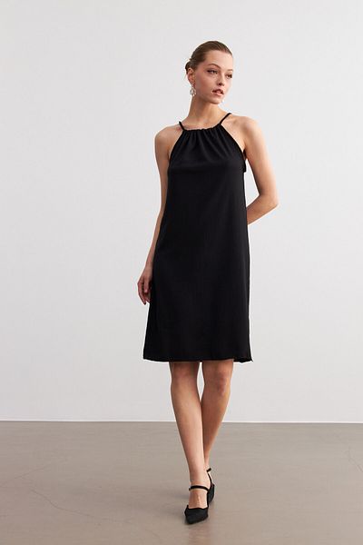 Trendseninle Women's Black Halter Neck Crinkle Mini Dress