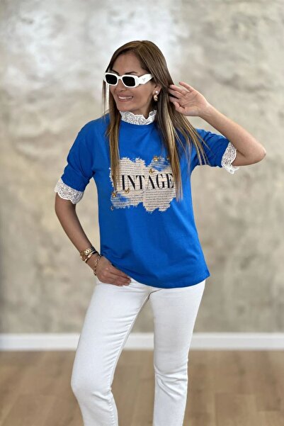 Qaju تي شيرت نسائي أزرق عتيق مطبوع ومزين بالدانتيل