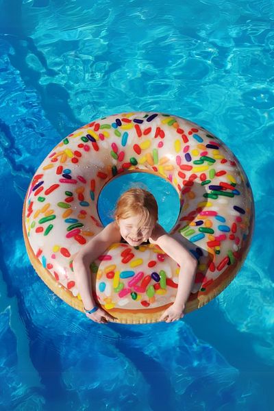 TUENGİ STORE Giant Size Rainbow Donut Bagel Inflatable Sea Pool Ring Adult Ring 114 cm