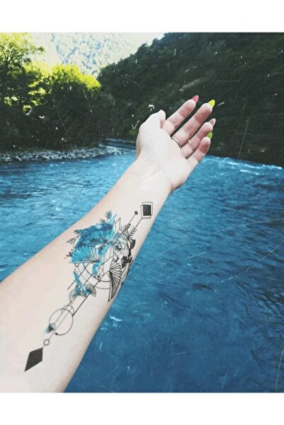 BP Tattoo Soul Renkli Kırlangıç Dövmesi