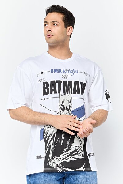 DC تي شيرت رجالي مطبوع عليه باتمان، برقبة دائرية وأكمام قصيرة، باللون الأبيض