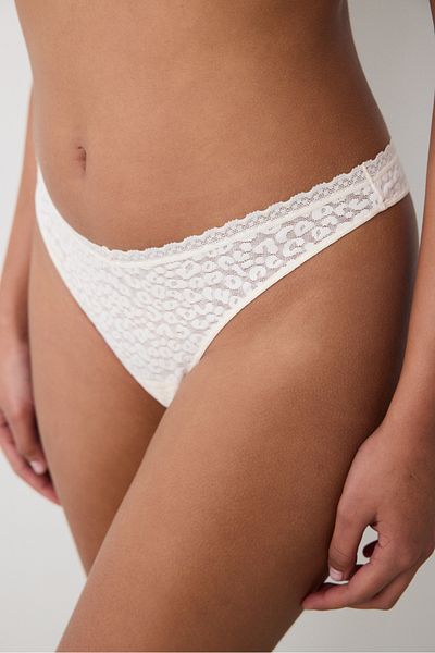 Penti Chiloți Easy Lace Shape Crem Thong