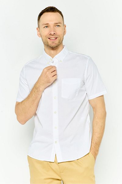 GAP Men Standard Fit Solid Short Sleeves Casual Shirt, White