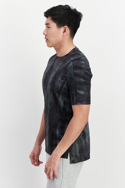 adidas Men Sportswear Fit Short Sleeves Running T-Shirt, Black/Grey