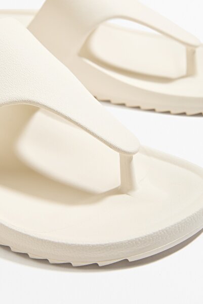 Oysho T-cut beach sandals