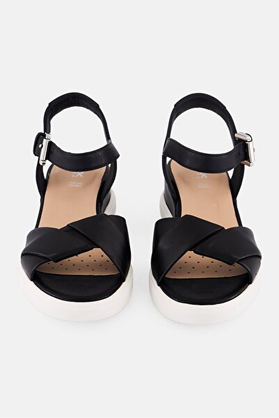 Geox Women Adjustable Buckle Sandal, Black