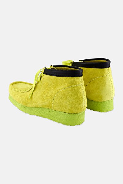 CLARKS Men Standard Wallabee Ankle Boots, Lime Yellow
