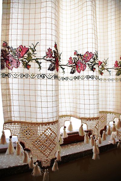 Cotopia Buldan Monika Red Cross-Stitch Authentic Enxboy Shaped Curtain