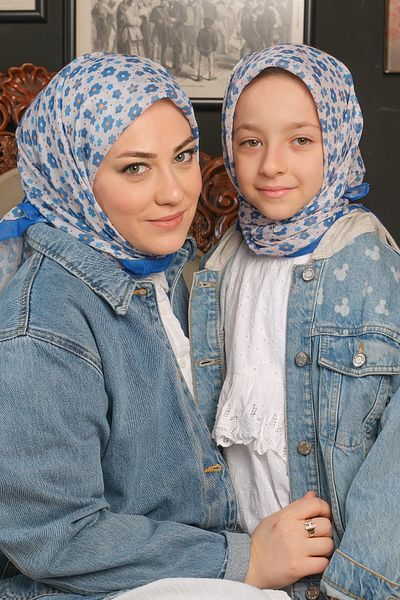 Giverny Saks Blue Digital Printed Mother Daughter Συνδυασμός Μουσουλμανικό Κασκόλ Βαμβακερό Πολυεστέρας Μαργαρίτα με μοτίβο 6004_24
