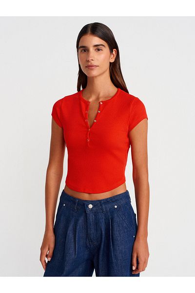 Dilvin 31719 Snap Fastener Short Sleeve Top-Red