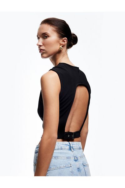 Koton Crew Neck Slim Fit Backless Crop Blouse with Metal Accessories