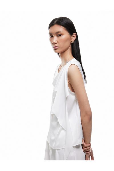 Koton Accessory Detailed Round Flowy Neck Sleeveless Satin Blouse