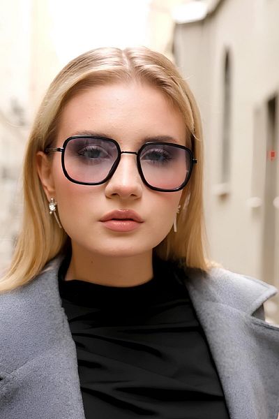 Eyesofia Black Blue Gradient Izara Unisex Sunglasses - Rectangular Design