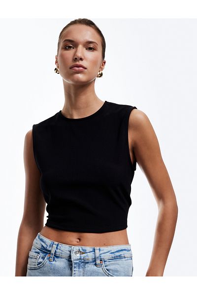 Koton Crew Neck Slim Fit Backless Crop Blouse with Metal Accessories