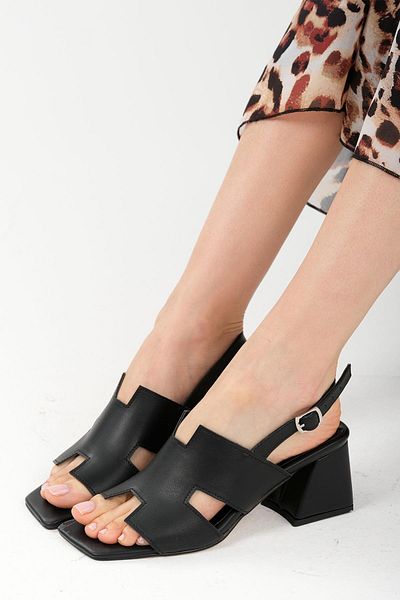 Mio Gusto Verena Black Color Heeled Women's Sandals