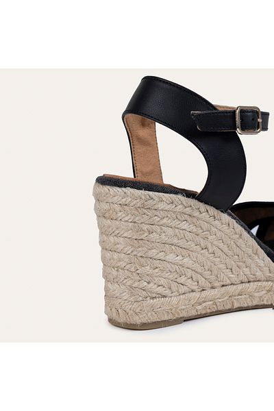 Mudo Banded Straw Wed Heel Shoes
