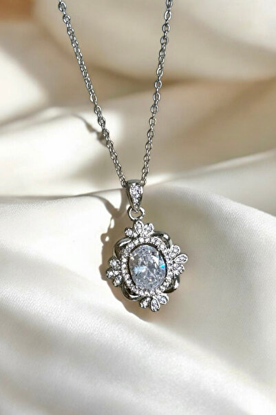 Elifsu Jewelry قلادة فولاذية ملونة بتفاصيل حجر بيضاوي