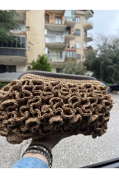 Deri kapaklı hasır el çantası