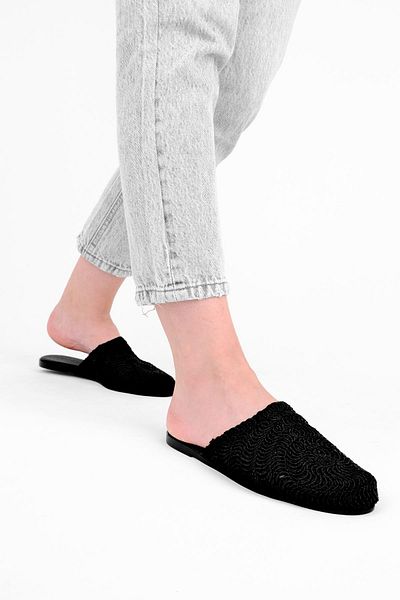 Lal Shoes & Bags Black Modern Women's Straw Closed Slippers