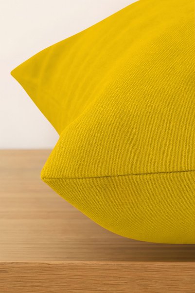 Luvora Home غطاء وسادة مخملي من سلسلة لونا - أصفر داكن