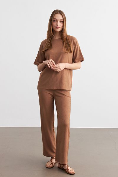 MODAGEN Women's Camel Crew Neck Short Sleeve T-Shirt with Pants Crinkle Set