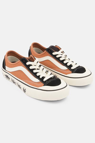Vans Women Style 36 Decon Lace Up Casual Sheos, Brown/White Combo