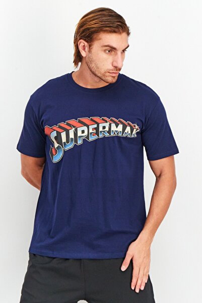 DC تي شيرت سوبرمان رجالي بأكمام قصيرة ورقبة دائرية، أزرق داكن