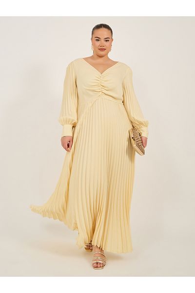 Styli Plus Size Pleated Long Sleeves A-Line Maxi Dress