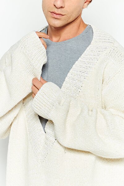 Bottega Veneta Men Oversized V-Neck Knitted Sweater, Cream