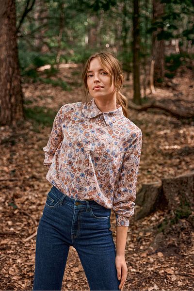 Tchibo Women Spread Collar Long Sleeve Floral Print Blouse, Tan Combo