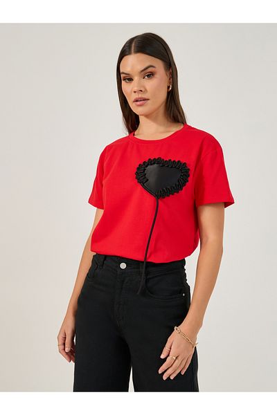 Styli Short Sleeve Heart Applique Detailed Round Neck T-shirt