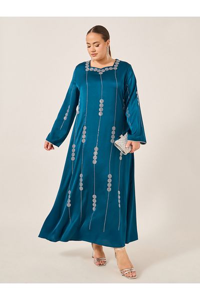 Styli Plus Size Embellished Sweetheart Neck Jalabiya