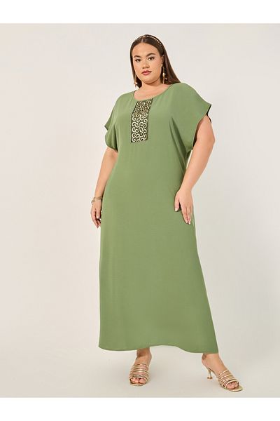 Styli Plus Size Embroidered Detail Short Sleeve Jalabiya