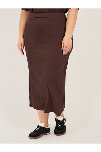 Styli Plus Size Rib Knit A-Line Maxi Skirt