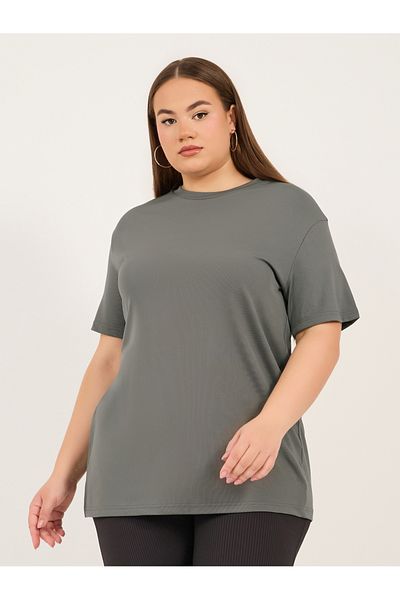 Styli Plus Size Ribbed Knit Round Neck Oversized T-Shirt